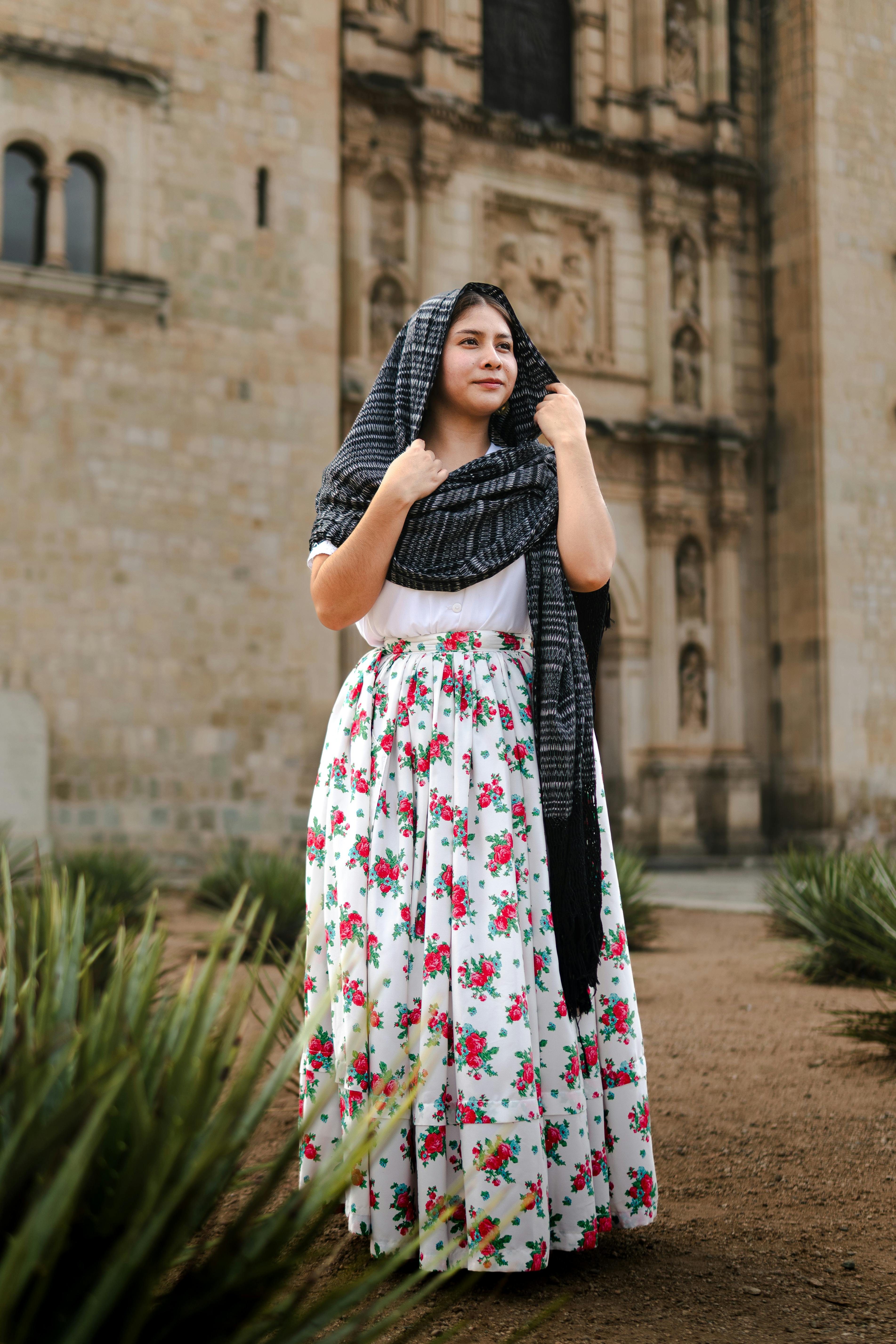 视频封面：内容创作与电脑界面氛围图